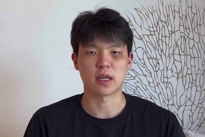 杨瀚森被打成熊猫眼？翻译:对抗小磕小碰无大碍